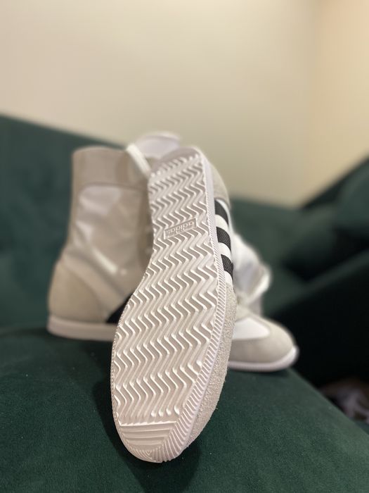 Чисто нови, оригинални кецове Адидас