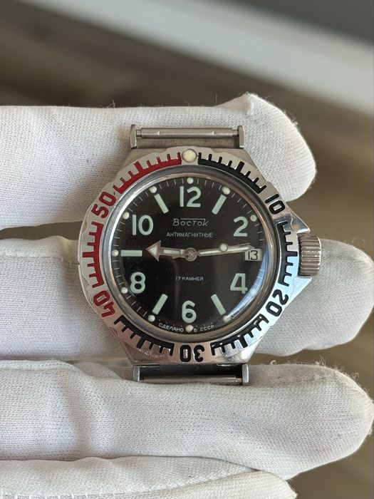 Часовник Восток Уши на Капака НВЧ-20 Руски СССР Съветски
