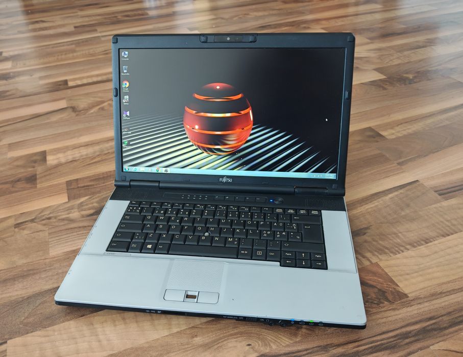 Fujitsu LifeBook E751