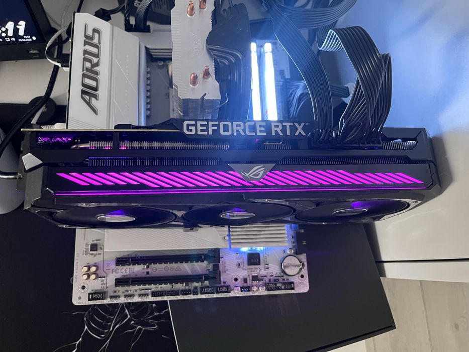Продам RTX 3070TI ASUS rog strix oc