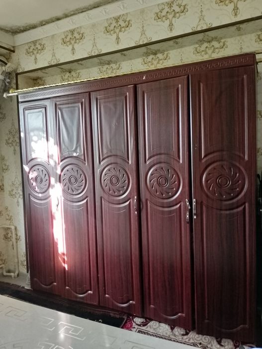 Eski shkaf va spalni srochno sotiladi