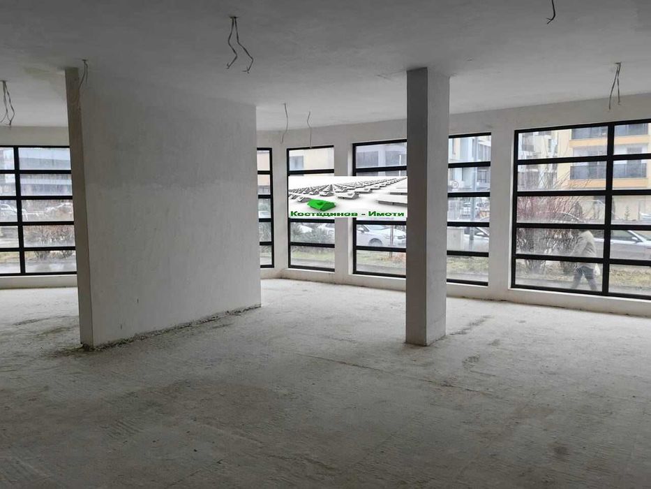 Дава се под наем Магазин в Пловдив, Христо Смирненски - 1237 кв.м за 8659 € - Снимка #1