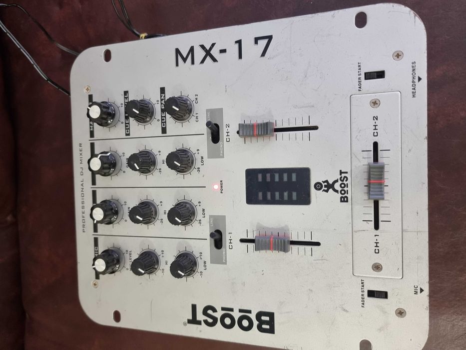 Професионален DJ миксер Boost, MX-17.