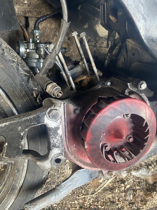 dezmembrez scuter honda sh50