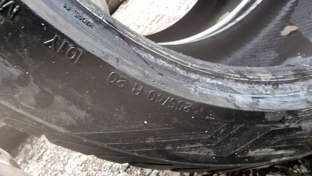 Anvelope 255/40R20 marca Vredestein, DOT 2023,M+S