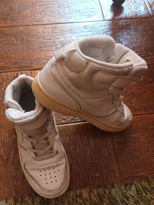 Vând adidas nike