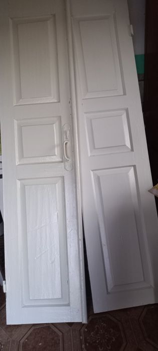 Двери двусторчатые, лиственница б/у