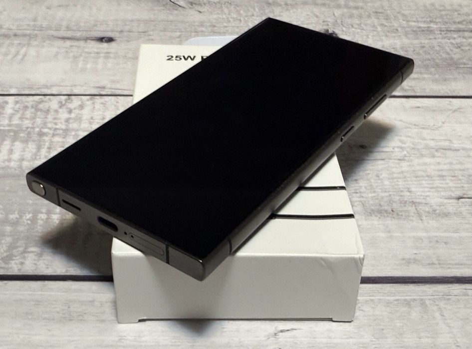 Samsung Galaxy S24 Ultra 512GB / 12GB RAM Titanium Black – Stare foarte bună