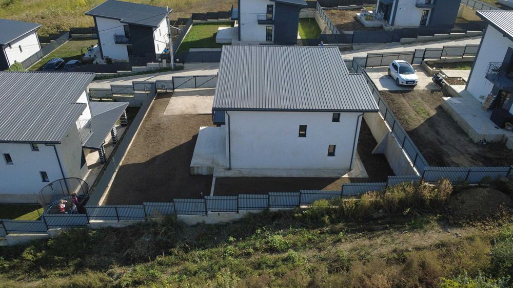 Casă P+E Valea Lupului - 3 dormitoare, 2 băi, teren 450 mp, stradă asf