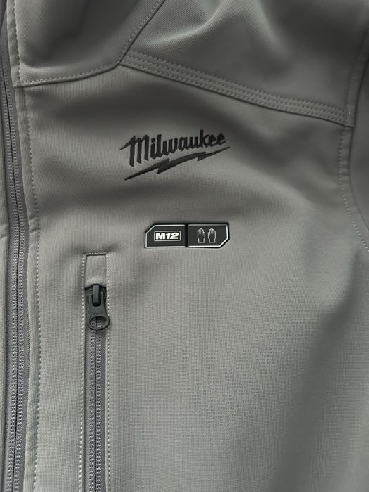 Jaketa incalzita Milwaukee noua ,nefolosita