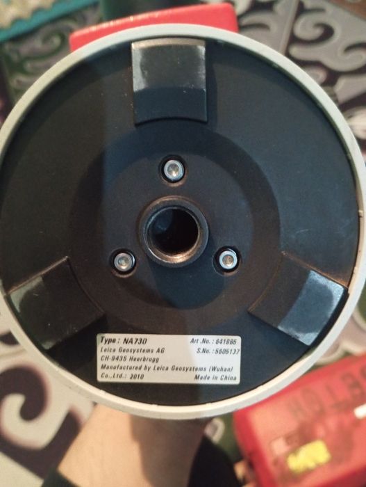 Оптический нивелир Leica730