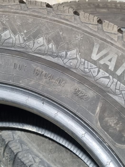 2 x Anvelope iarna 235/65/R16c Semperit Van-Grip 3 DOT 2022