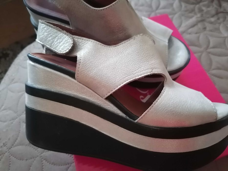 Дамски обувки 39номер,естествена кожа на фирма Гранд мода.