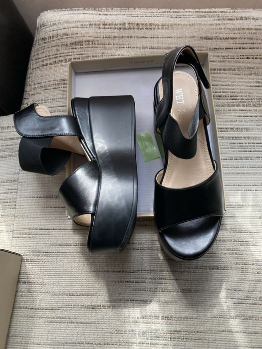 Дамски сандали на платформа