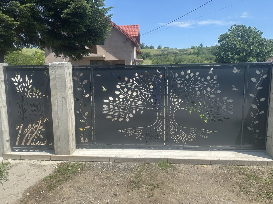 Porti garduri din tabla decupata