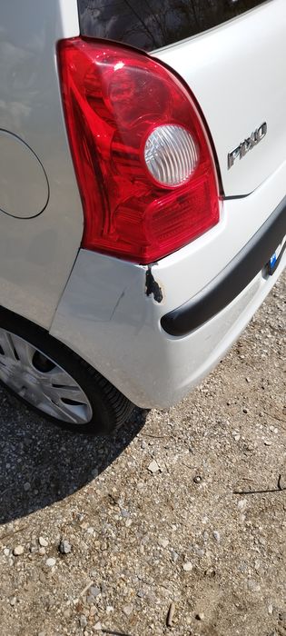 Продавам Nisam Pixo 2011