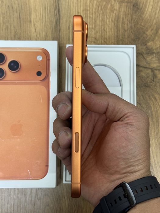  iPhone 17pro max 5G 256gb ЕАС cosmic orange акб 100% в нулёвом сост.