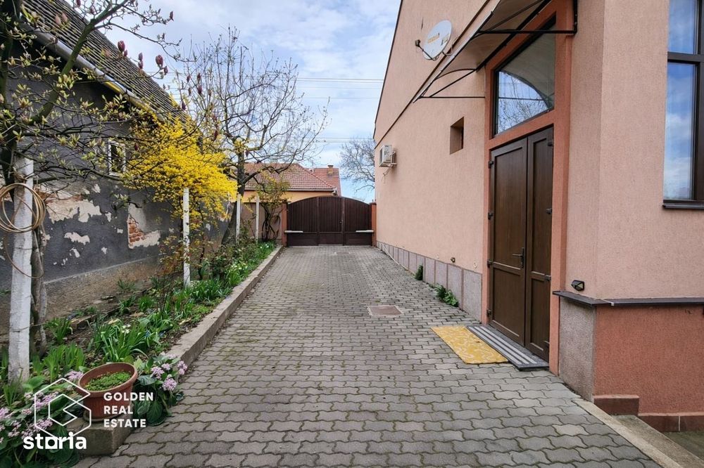 Casa D+P, cu piscina si teren 680 mp, Lipova, comision 0%