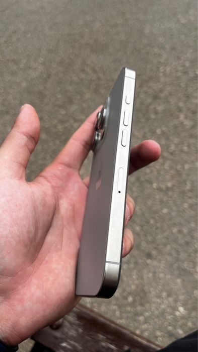 Продам iphone 16 pro
