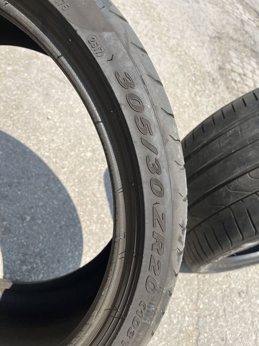 2 бр. летни гуми 305/30/20 Pirelli DOT 2617 4,5 mm
