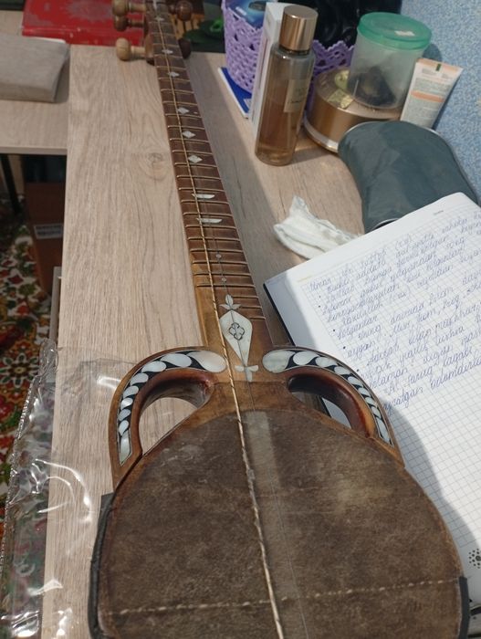 Rubob qashqar.  Rubob