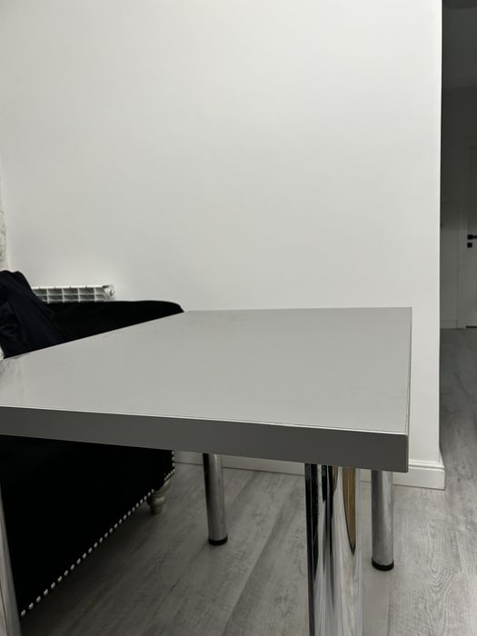 Masa din mdf lucios gri