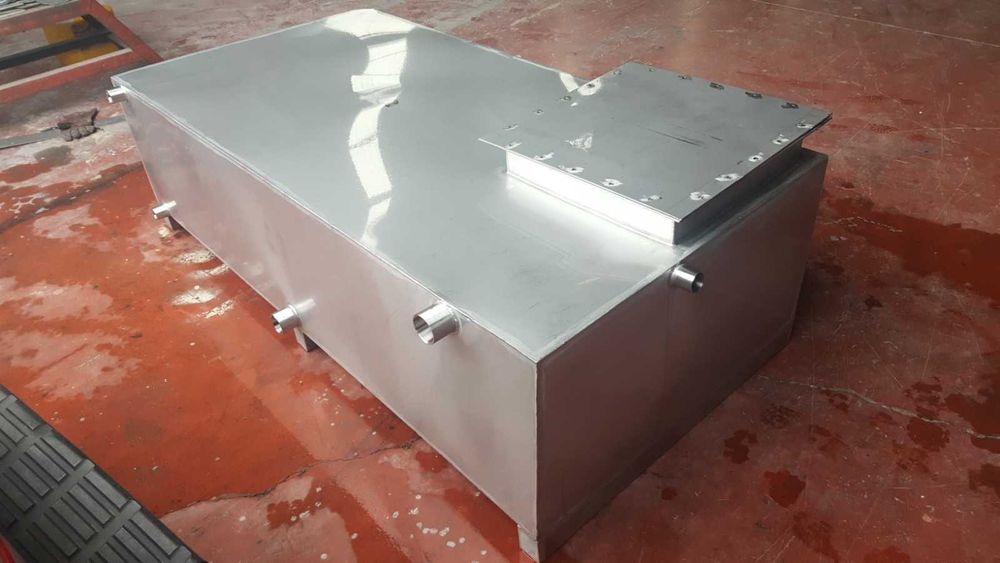 Цистерни, Резервоари и Силози от неръждаема стомана/хром-никел