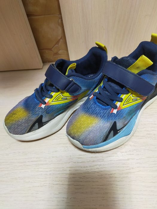 Обувь детская, кроссовки