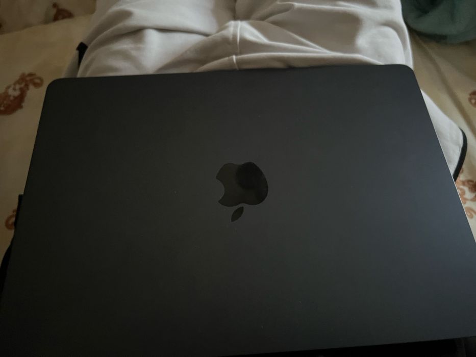 Macbook Air m3 2024