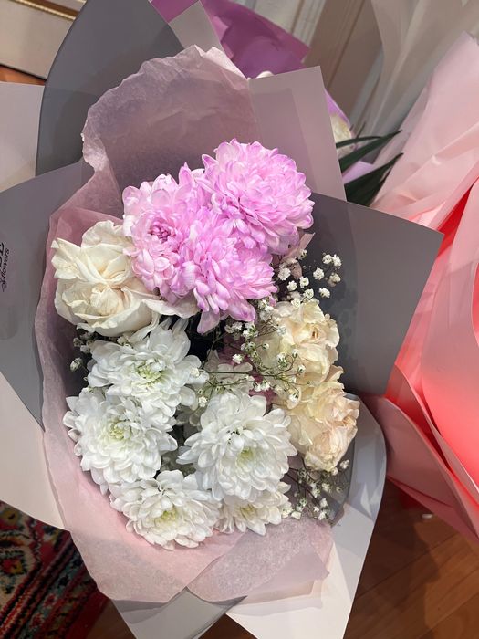 Продам цветы по 3000