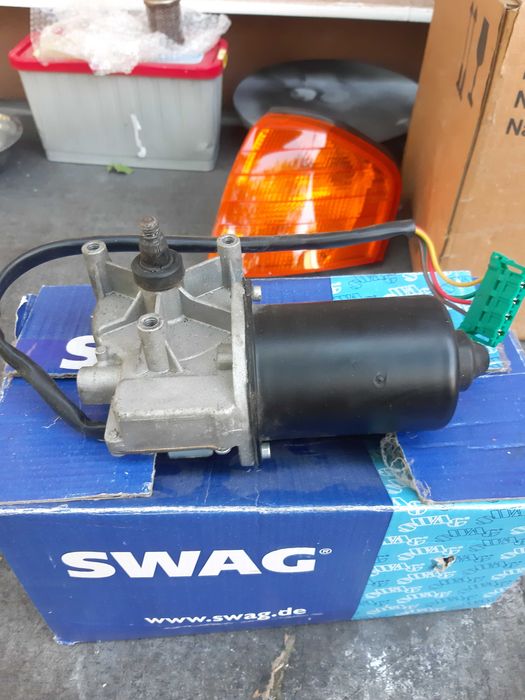 Резервни части за Mercede W202