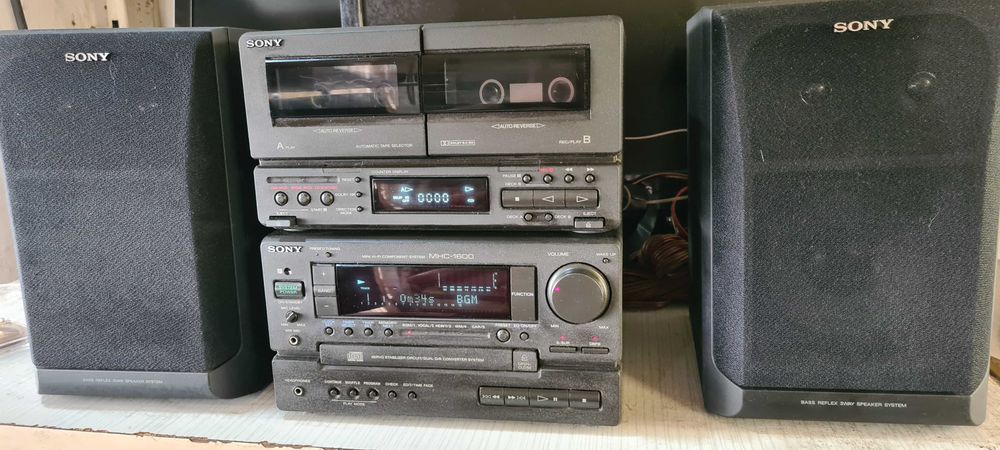 стерео уредба SONY MHC-1600 -перфектна.
