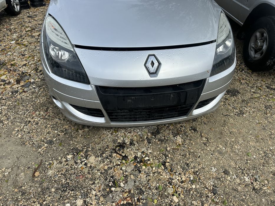 Преден капак за Рено Сценик 3! След 2009г.!