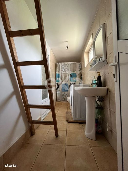 Casa cu 3 camere si teren 1.140 mp toate utilitatile, anexe si acces s