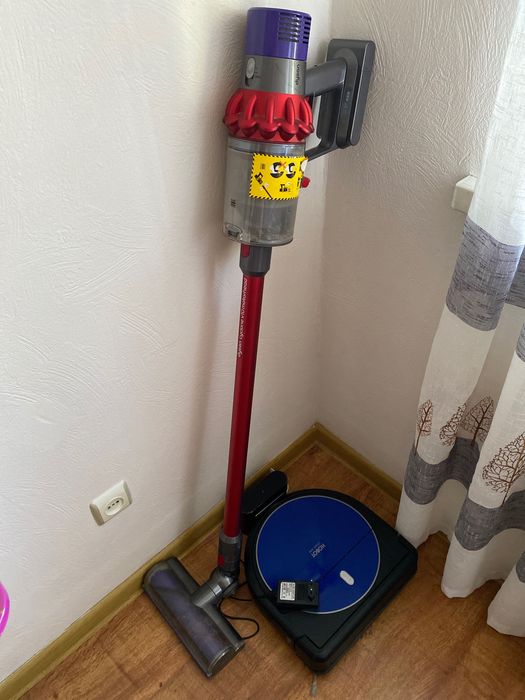 Пылесос беспроводной Dyson sv12