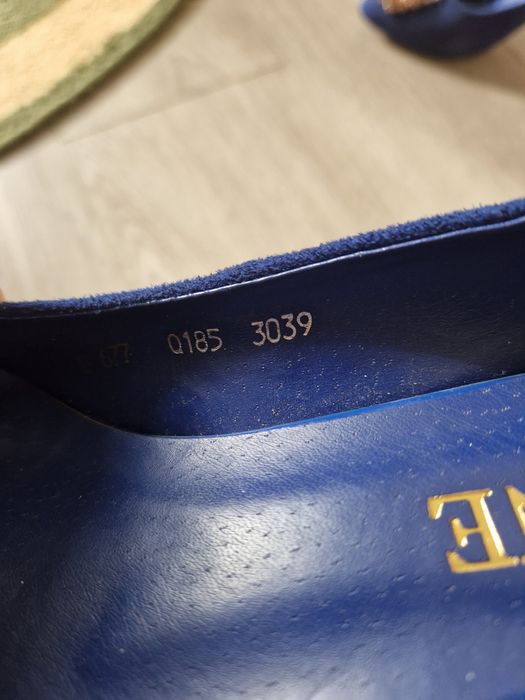 Туфли замшевые продам