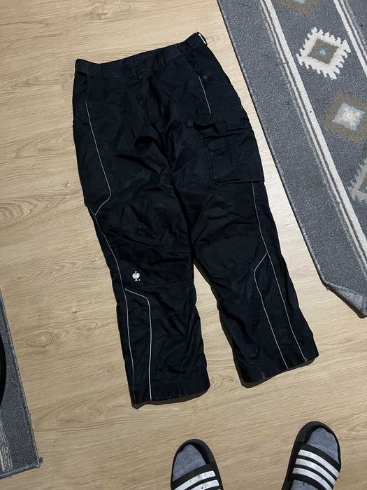 pantaloni fas strauss