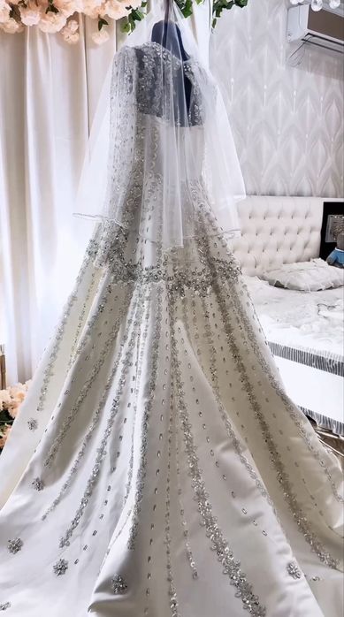 Свадебное платье в отличном состаянии