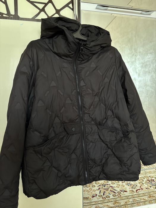 Пуховик демисезон сатылады