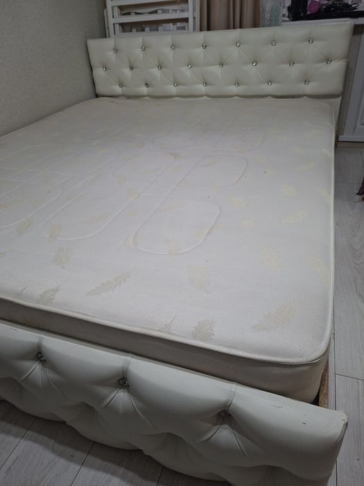 Двухспальная кровать 165см×200см