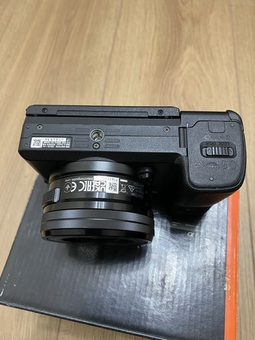 Sony a6400 c 16-50mm почти новый