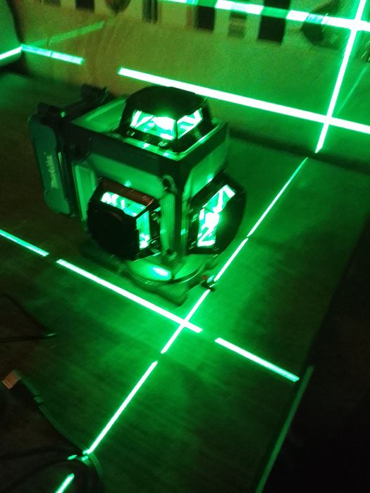 Nivel laser makita cu cu 16 linii și baterie de 6a Nou