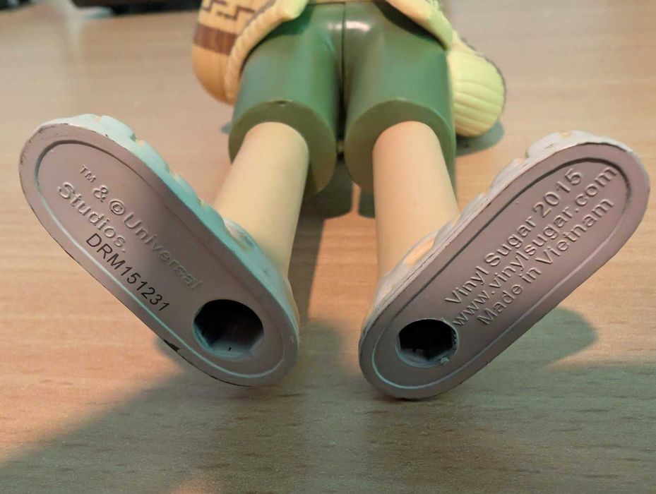 Винилова фигурка на "Пичът" от култовият филм "Големият Лебовски"