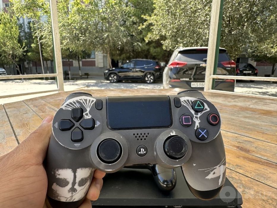 PlayStation 4 Slim sotiladi

PS4 Slim yaxshi holatda sotiladi.
Komp