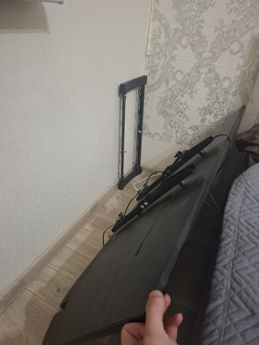 Телевизор разбитый