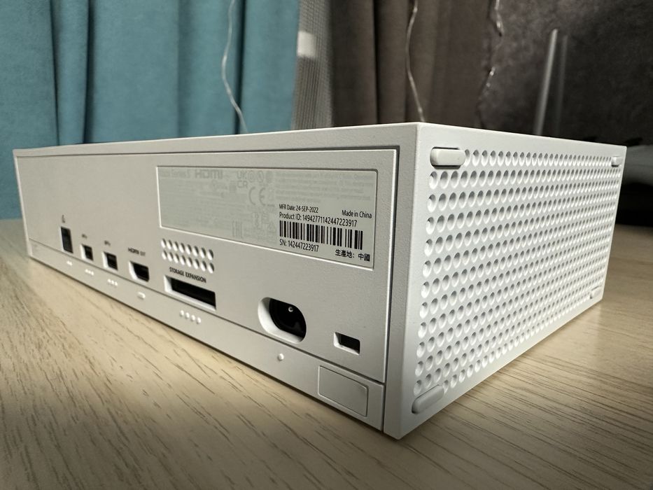 Продам XBOX series S + 2 геймпада