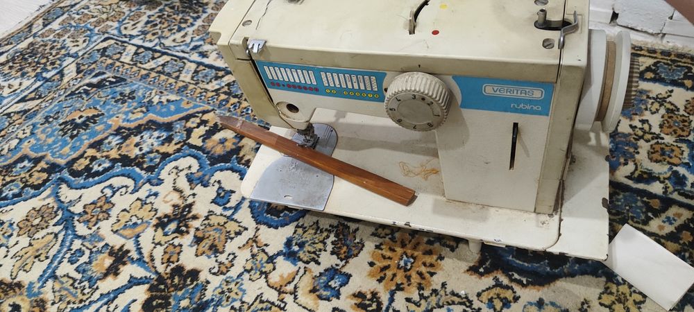 Продам машинку швейную, белетаз