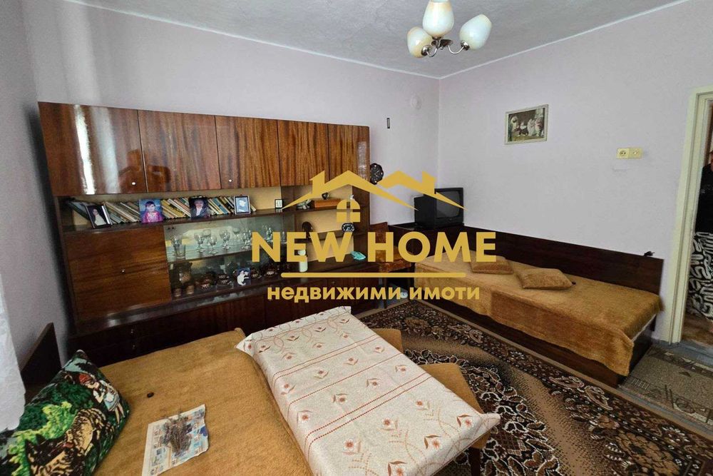 Къща с гараж - район Пинета