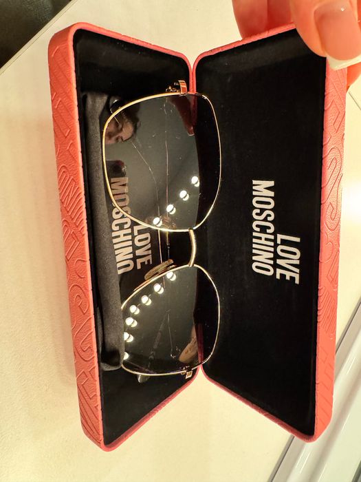 Слънчеви очила Love Moschino и Guess