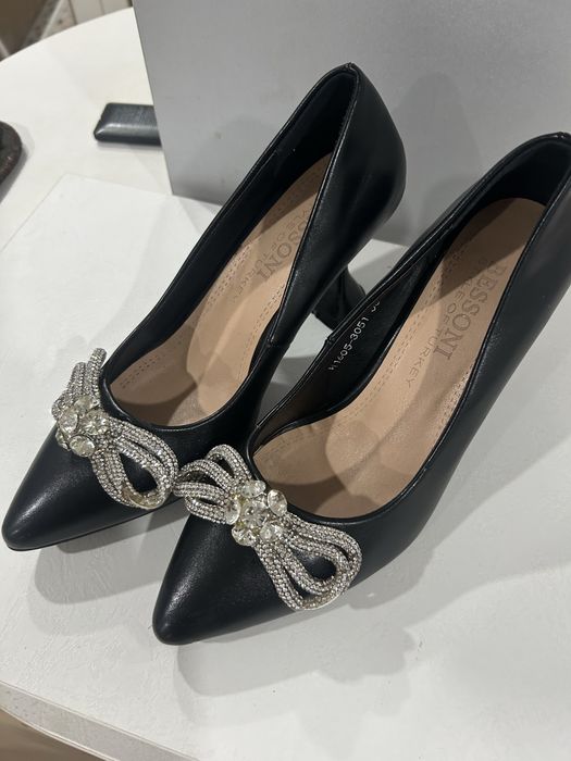 Продам женский туфли